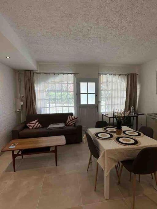 Appartement 30 M De La Plage Grimaud Buitenkant foto